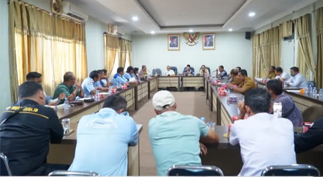 RDP Bersama S-PPP, Komisi III DPRD Rohul Cari Solusi Pemutusan KKB PT SKA dan PT MIS