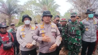 Kolaborasi Polda Riau Sukseskan Jinakkan Karhutla di Lahan Gambut Pelalawan