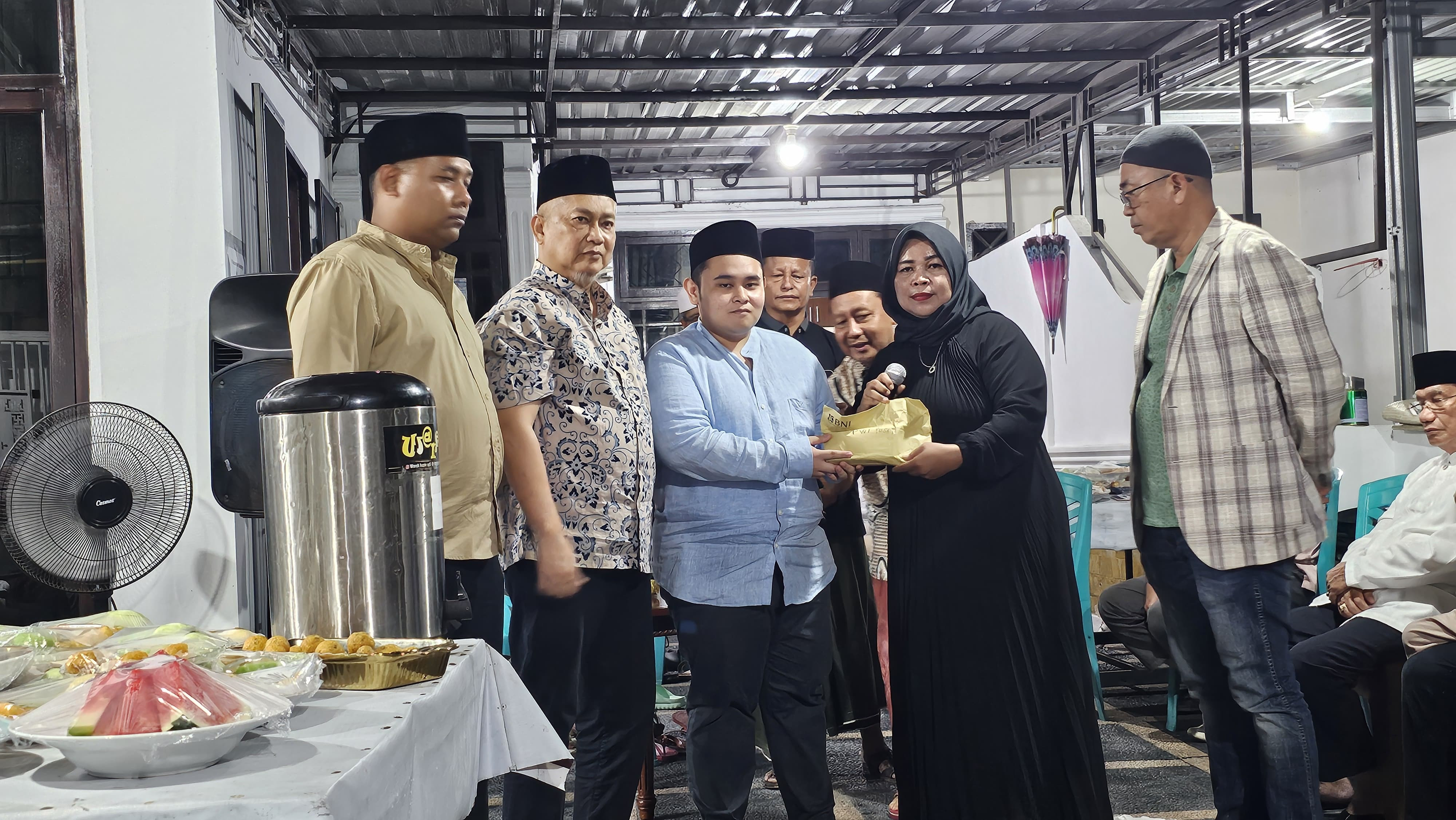PWI Pusat Serahkan Uang Duka kepada Keluarga Almarhum Zulmansyah Sekedang