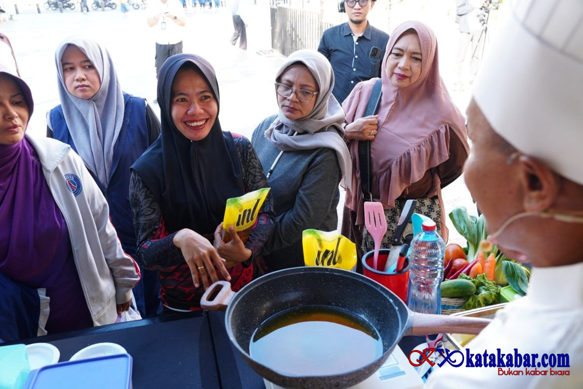 Holding PTPN Perluas Akses Migor Terjangkau, Sejam 600 Kemasan Ludes di Bazar PT INL