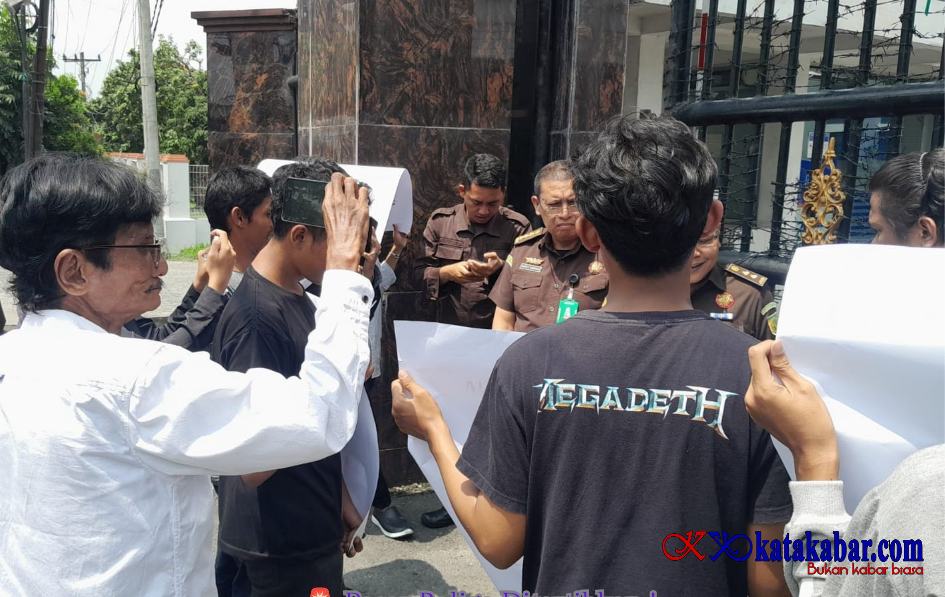 Demo di Kejati Sumut, HMAK Desak Usut Dugaan Pemerasan SPPG Program MBG di Simalungun