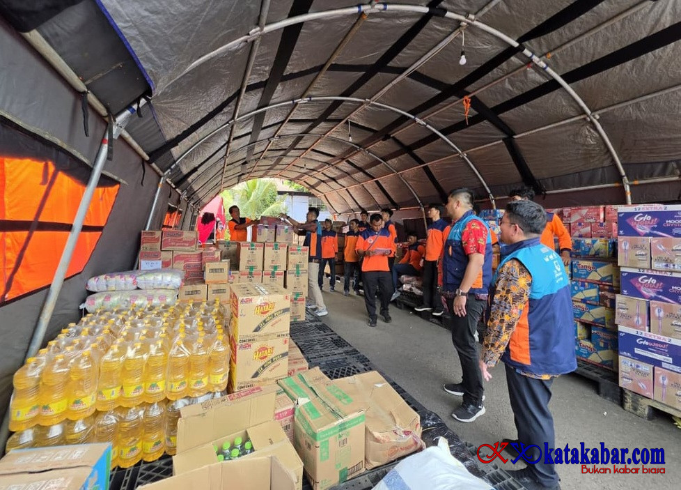 Percepat Respons Darurat Gempa NTT, IDSurvey Group Salurkan 2,4 Ton Bantuan Lewat BNPB