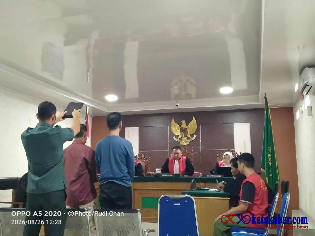 Suaminya yang Korban Pengeroyokan Malah Jadi Tersangka, Rika Laporkan Penyidik Polres Bengkalis ke Propam Mabes Polri