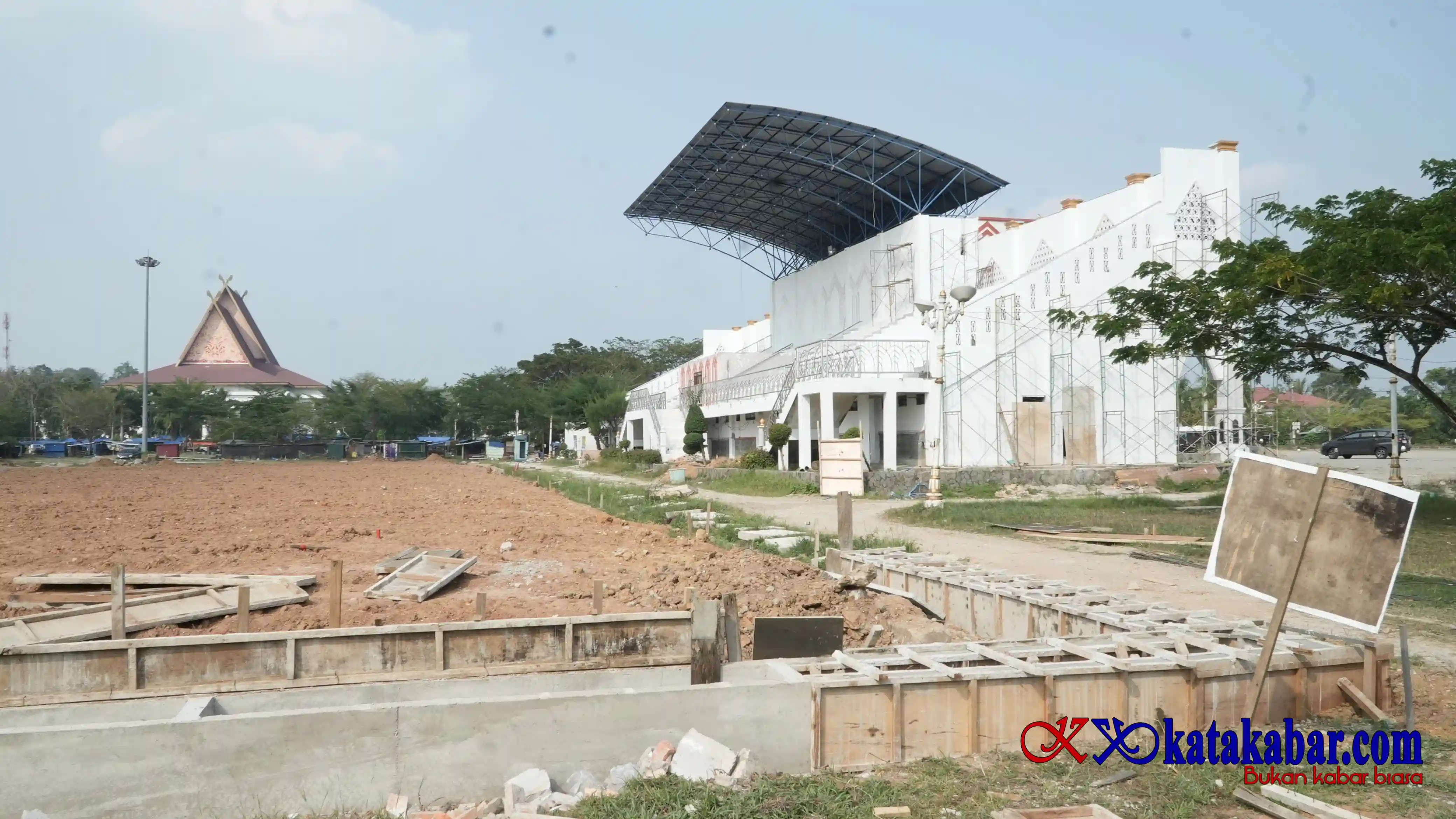 Membangun di Tengah Kendala Fiskal: Dua Proyek Ikonik Rohul Siap Sambut MTQ Riau 2027