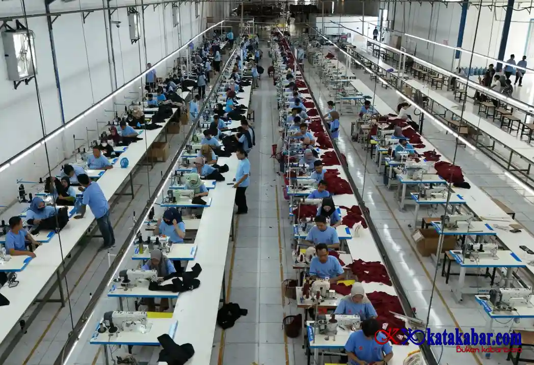 Pabrik Garment Akarsa dan Pabrik Sepatu Alas Kaki Tangguh: Sinergi Kapasitas Besar Kebutuhan B2B