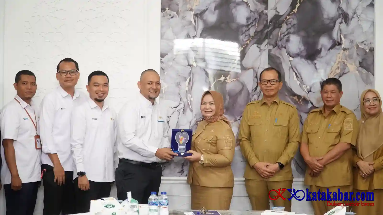 Tiorita Dorong PLN Percepat Pemerataan Listrik dan Perbaiki Layanan di Langkat
