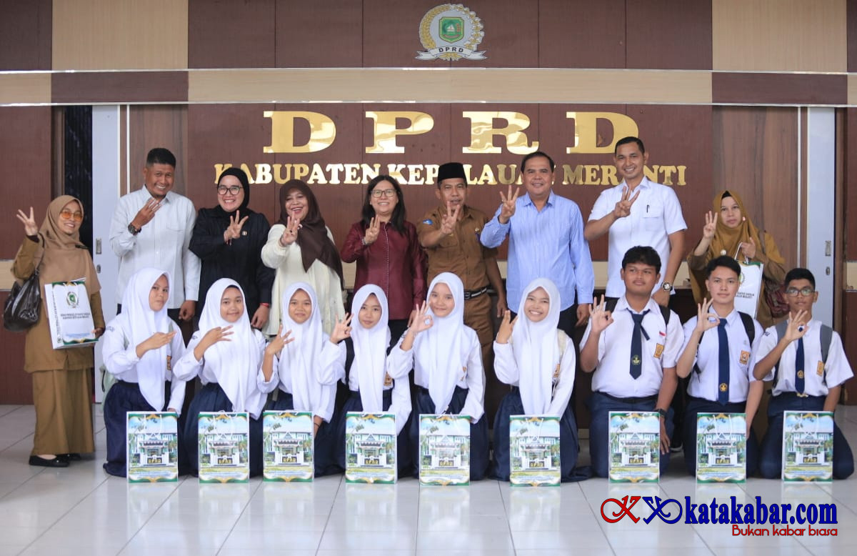 Anjangsana Siswa SMPN 1 Tebingtinggi, DPRD Kepulauan Meranti Cerita Tupoksi dan Penanganan Perundungan