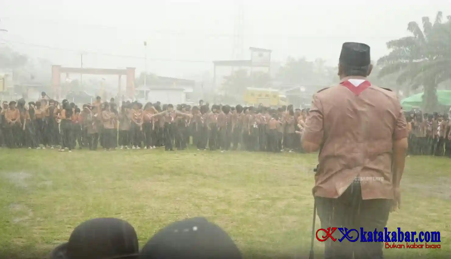Di Bawah Guyuran Hujan Lebat, Anton dan Alreza Ahyu Hadir di Pembukaan LT II Pramuka Bonai Darussalam
