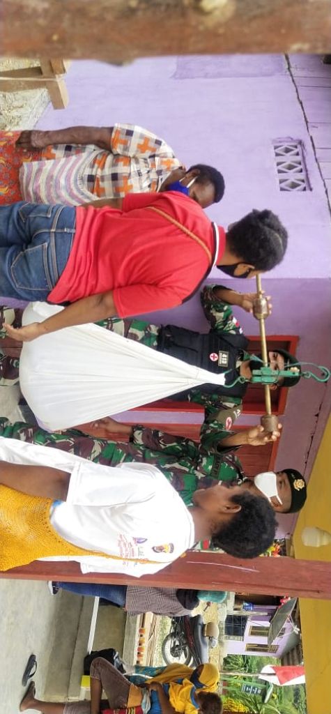 HGN ke 61, Satgas Yonif MR 413 Giat Posyandu di Yowong