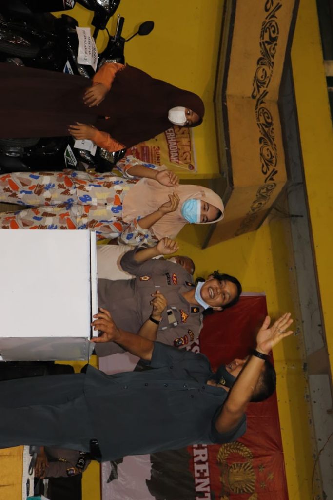 Tiga Warga Dapat Sepeda Motor dari Kapolres Langkat