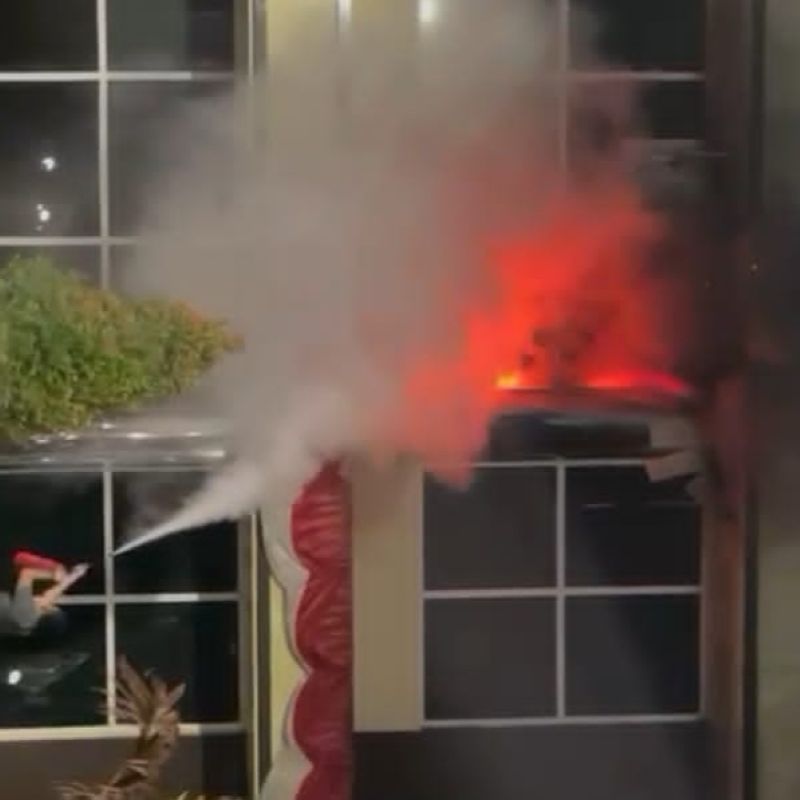 Geger ! Gedung Dirkrimsus Poldasu Terbakar